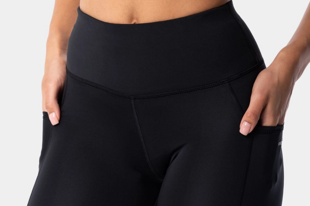 black sports leggings with pockets