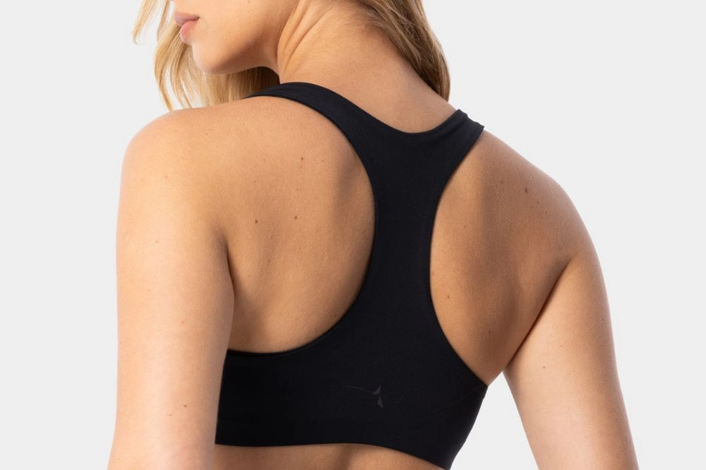 Comfortable gym bra with back cutout