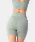 Simply Seamless body-enhancing shorts