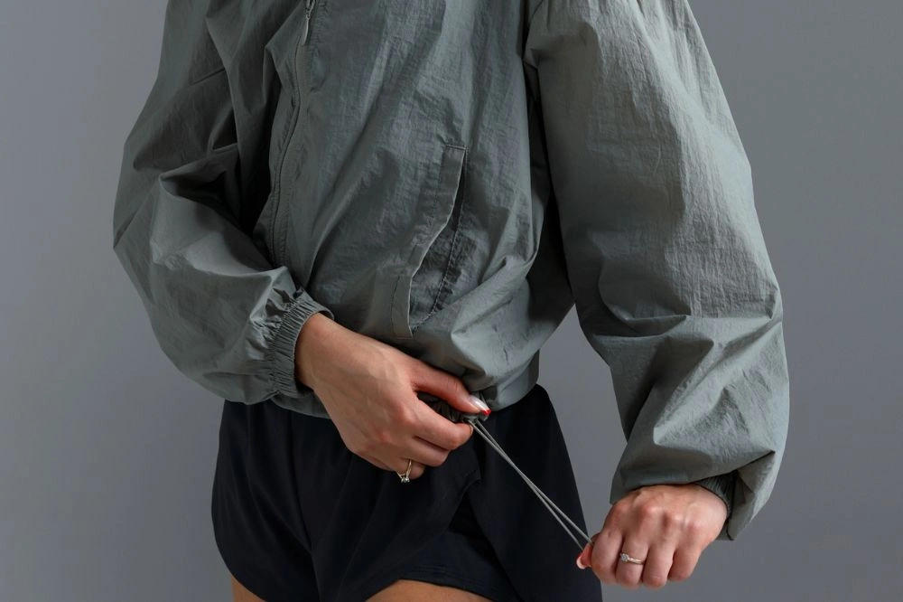 running jacket with drawstrings