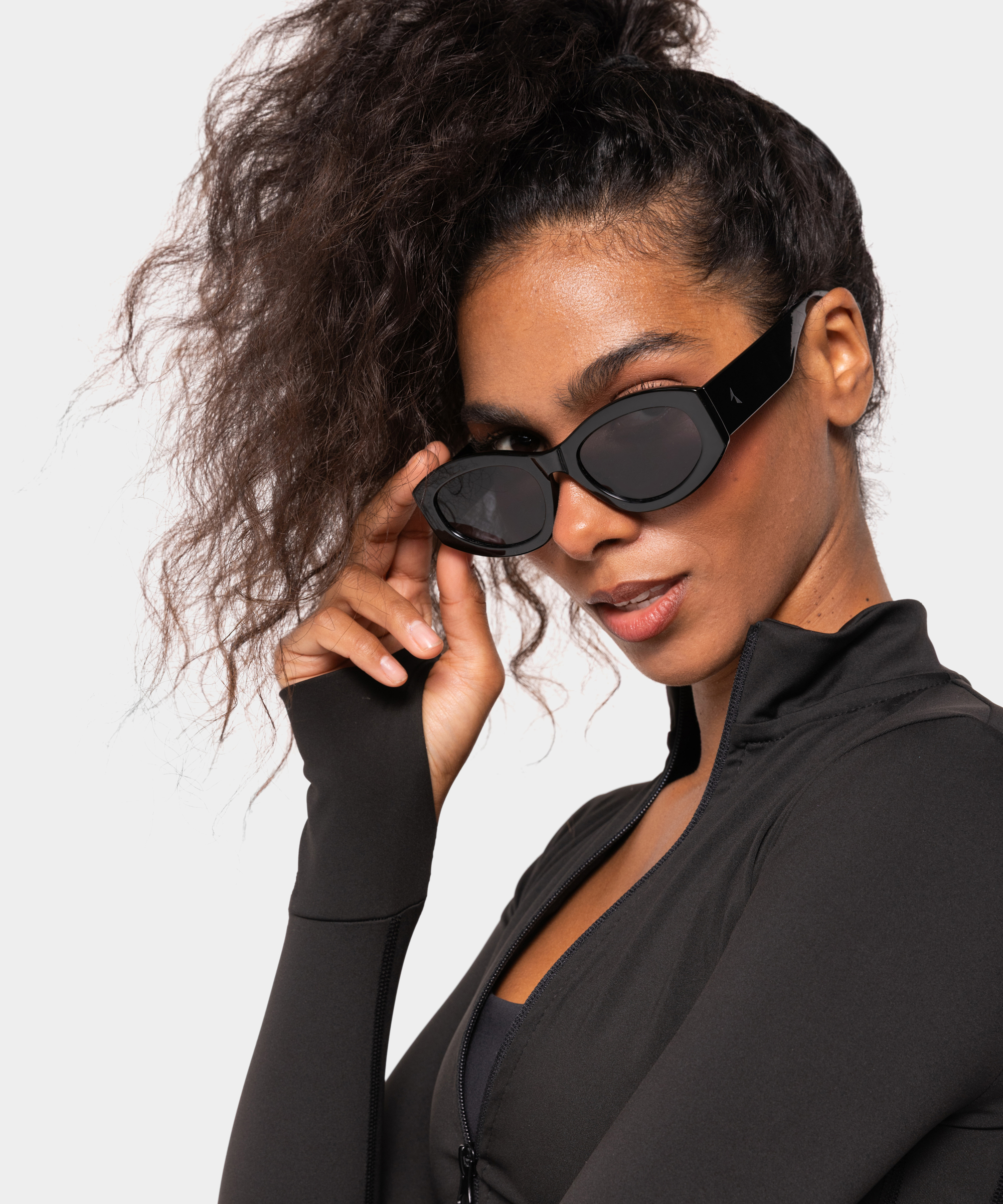 SunnysideLA Nova Black Sunglasses It main image 2