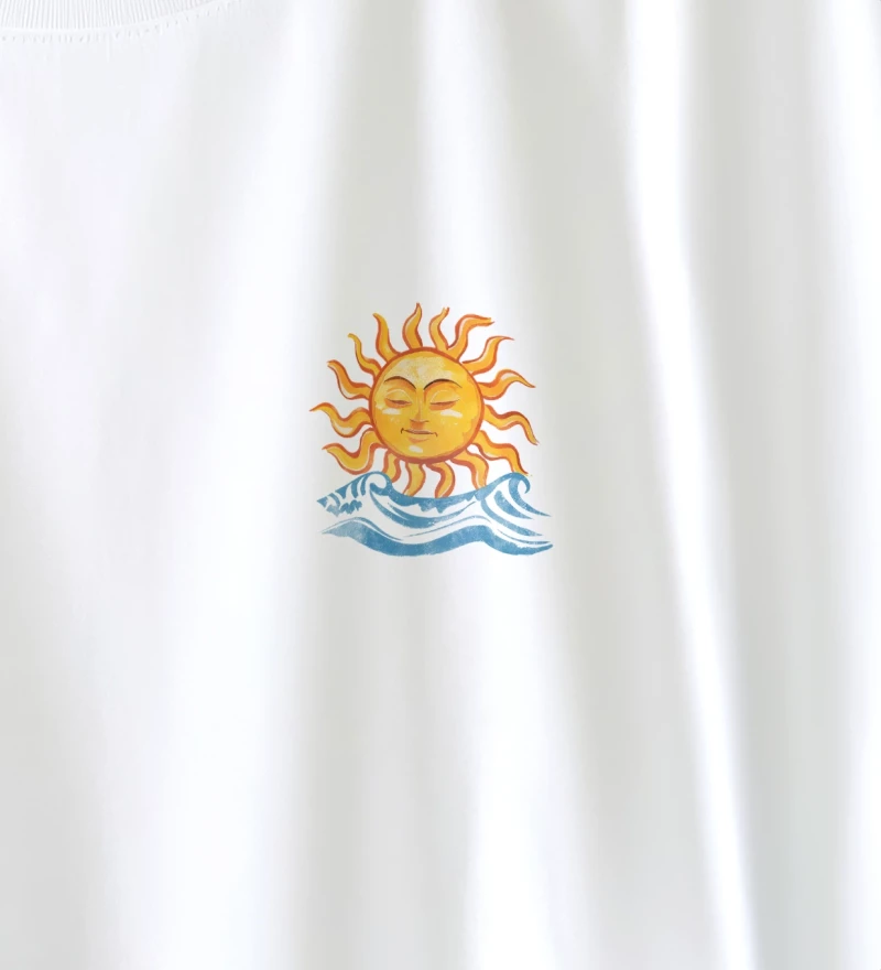 Saint Tropez Soleil white t-shirt close up