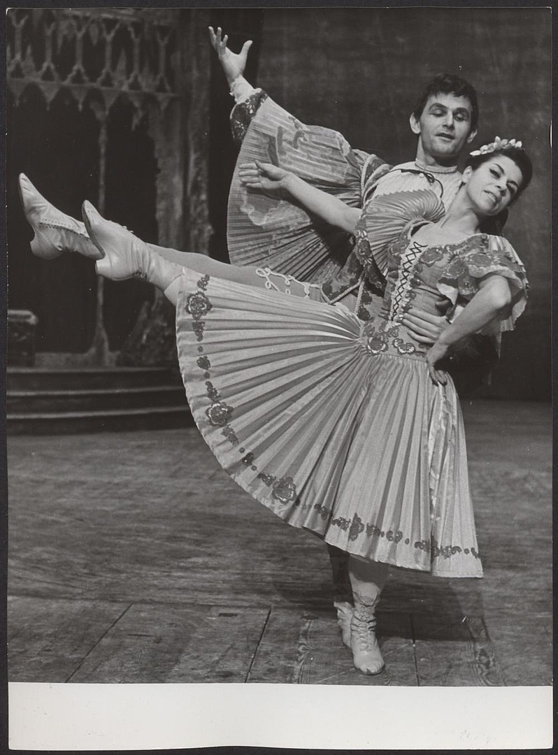 „Jezioro łabędzie” Piotr Czajkowski 1966-01-15