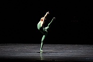 Maksim Woitiul w „Artifact Suite” Williama Forsythe'a, fot. Ewa Krasucka