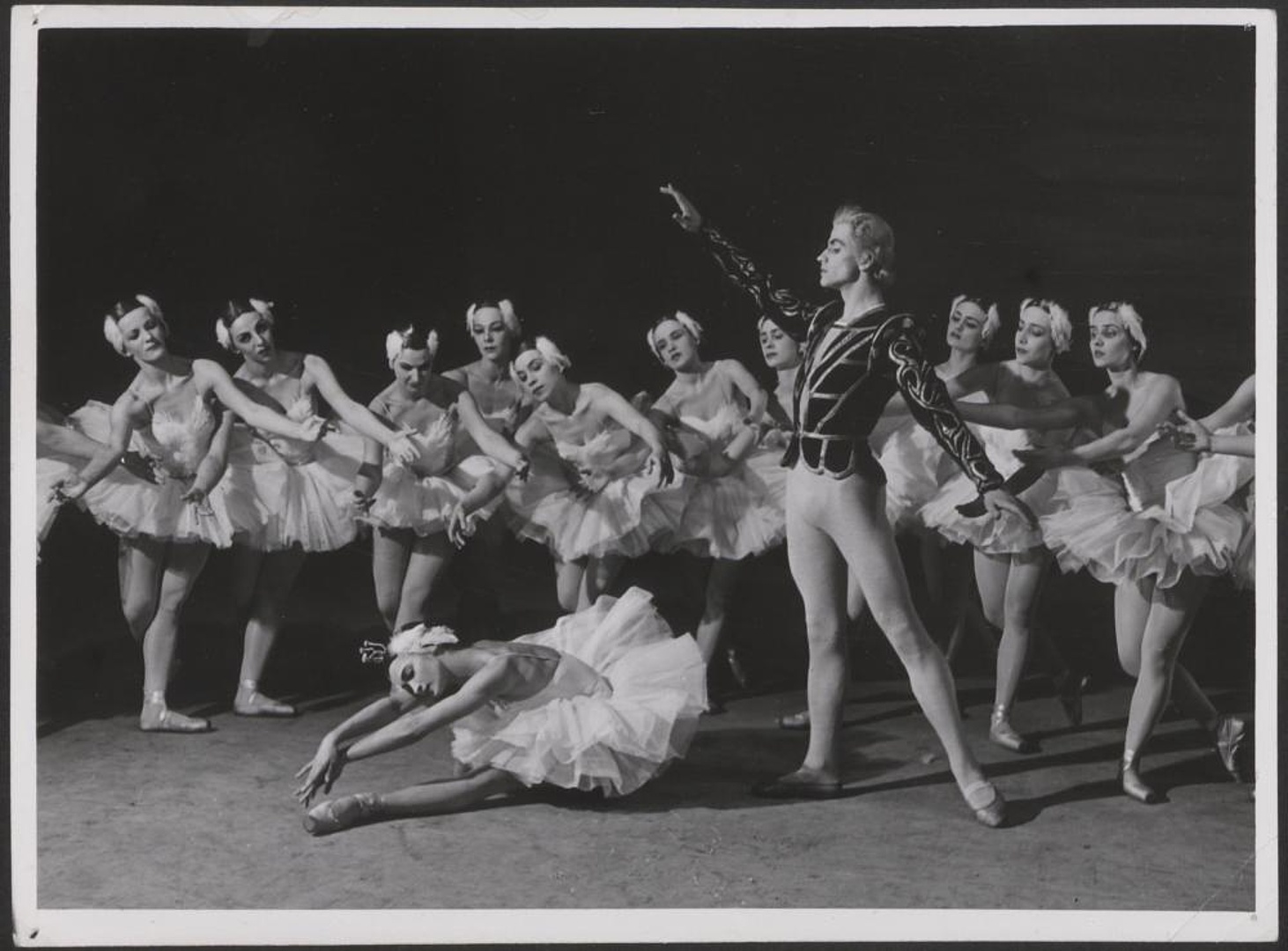 „Jezioro łabędzie” Piotr Czajkowski 1956-04-14