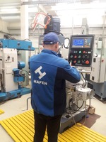 Instalacja uniwersalnej frezarki do metalu serii UWF 90,