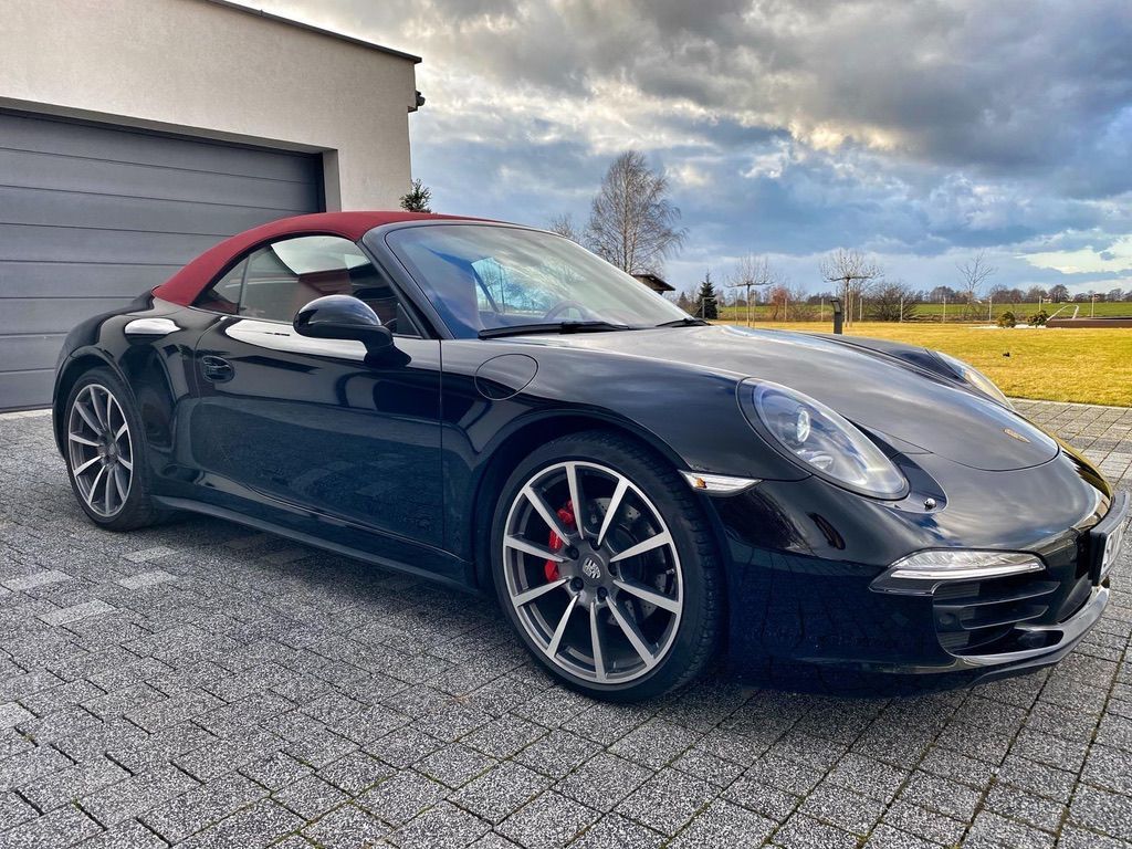 911 Carrera 4