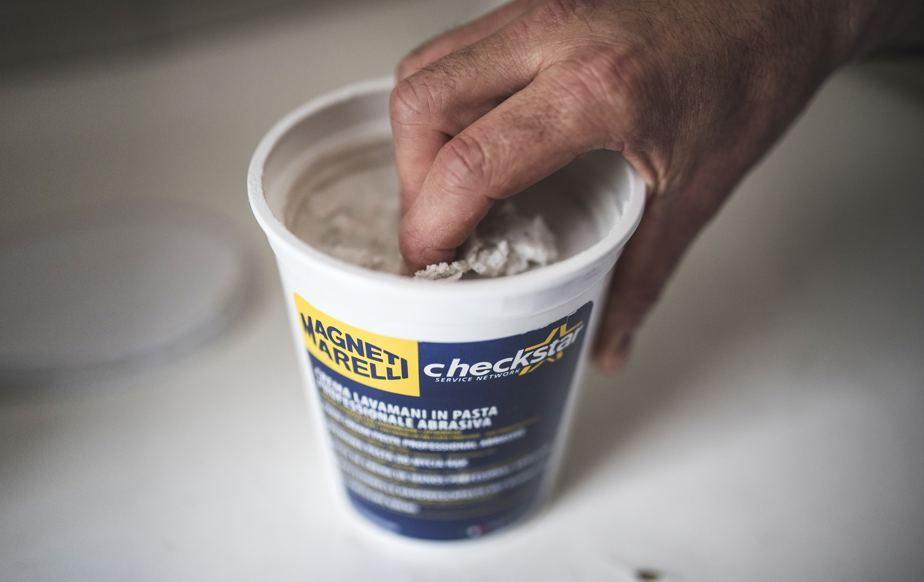 Hand cleaner