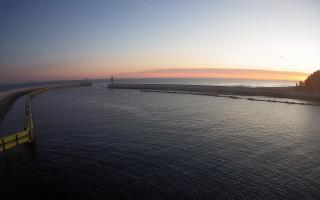 Mrzeżyno wejście do portu - 28-04-2026 03:23