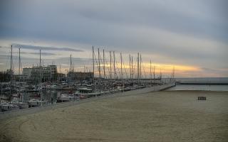 Gdynia plaża miejska - 13-05-2026 03:47