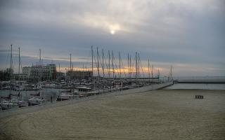 Gdynia plaża miejska - 13-05-2026 04:11