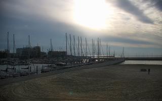 Gdynia plaża miejska - 13-05-2026 04:34