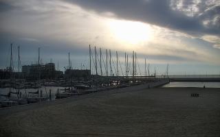 Gdynia plaża miejska - 13-05-2026 04:41