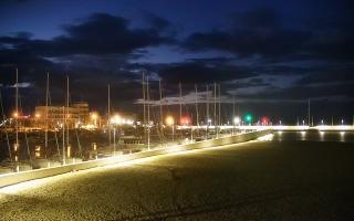 Gdynia plaża miejska - 14-06-2026 00:23