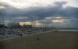 Gdynia plaża miejska - 14-06-2026 02:07