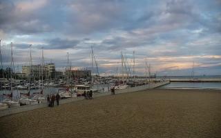 Gdynia plaża miejska - 15-06-2026 18:49