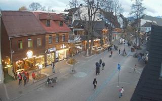 Krupówki Dolne - widok na deptak - 02-11-2025 15:12