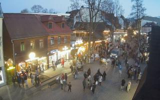 Krupówki Dolne - widok na deptak - 13-12-2025 15:02