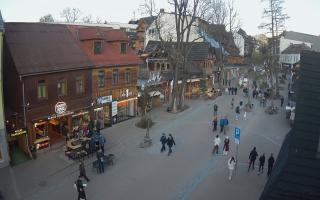 Krupówki Dolne - widok na deptak - 30-04-2026 17:17