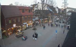 Krupówki Dolne - widok na deptak - 30-04-2026 17:33