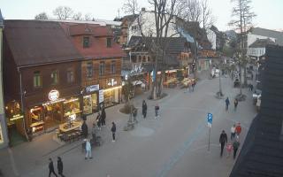 Krupówki Dolne - widok na deptak - 30-04-2026 17:48